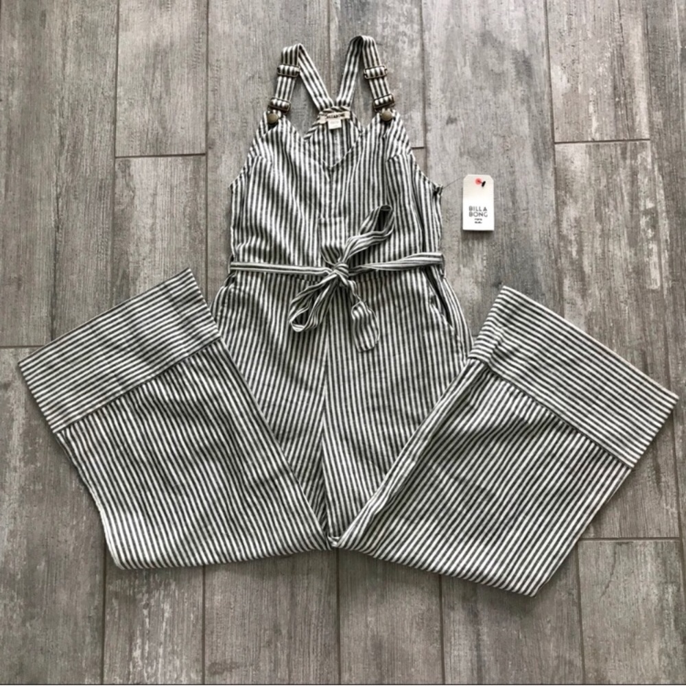 🔥🔥BILLABONG - STRIPED BELLA JUMPSUIT🔥🔥 - Picture 4 of 7